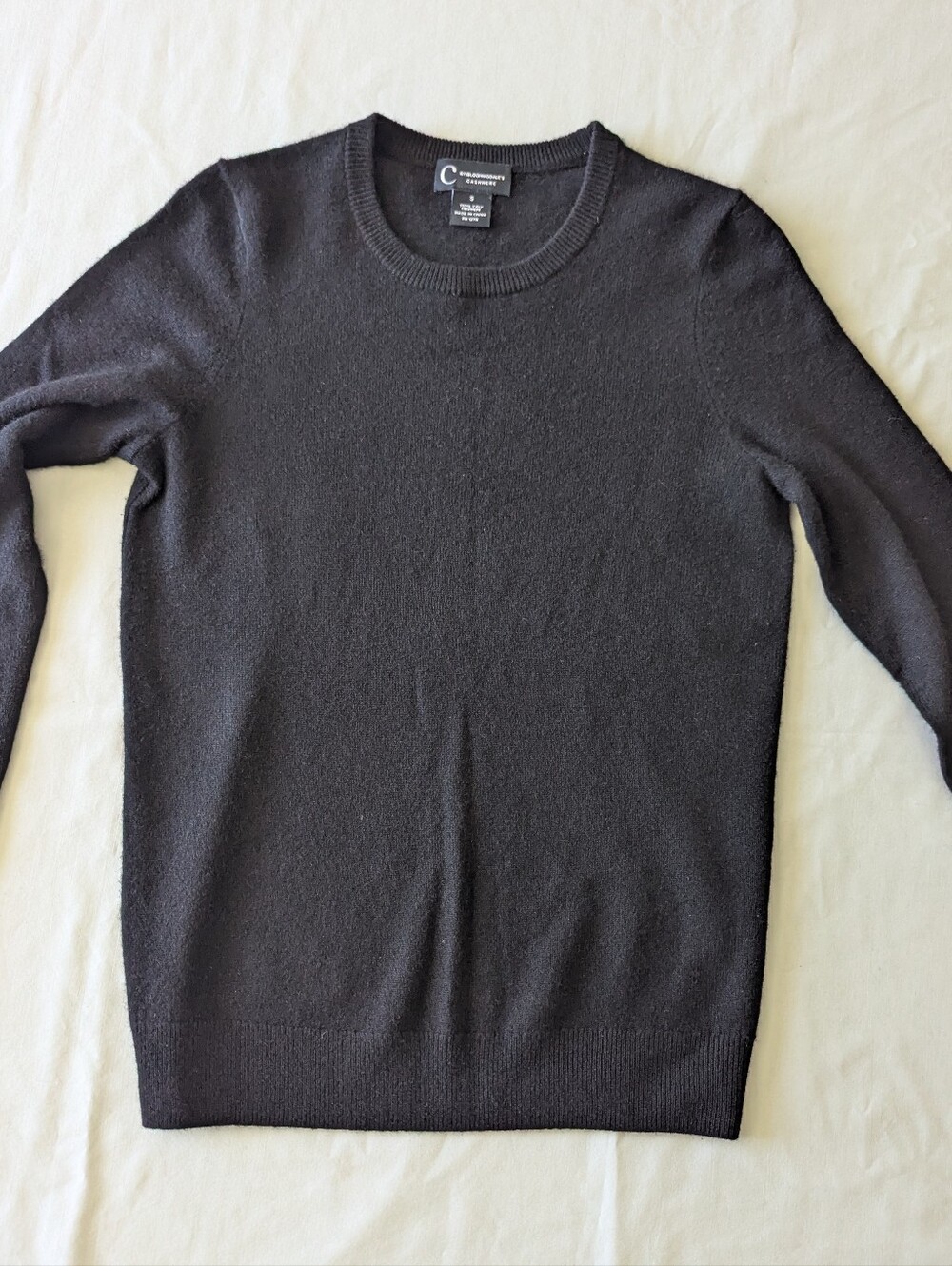 Bloomingdale's Black Cashmere Crew Neck Sweater